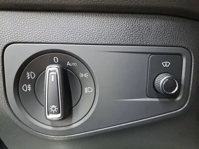 Volkswagen Tiguan view 11