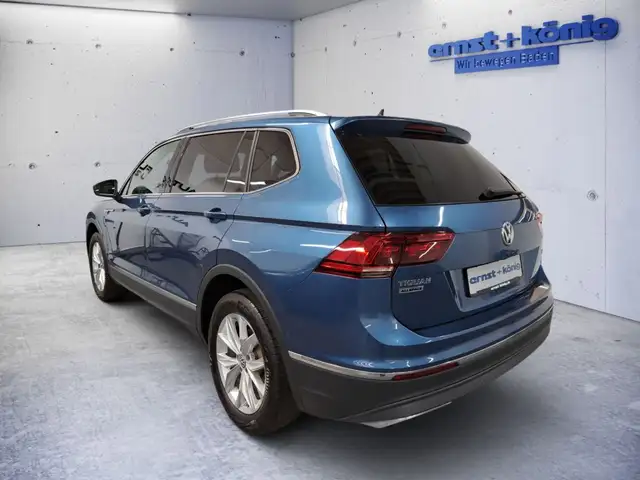 Volkswagen Tiguan view 4
