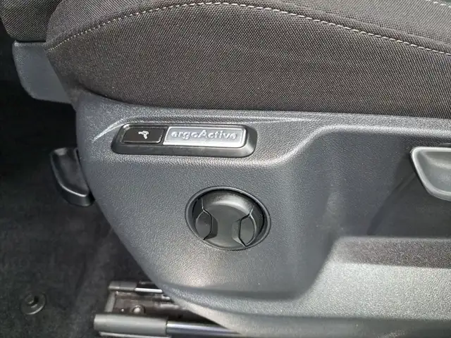 Volkswagen Tiguan view 10