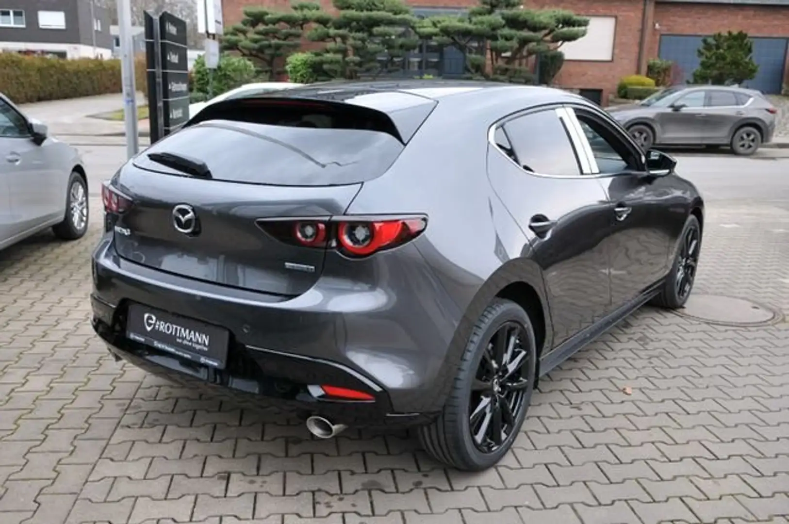 Mazda 3 2025 SoMo e-SKYACTIV-X 2.0 186ps Aut. HOMURA Grau - 2