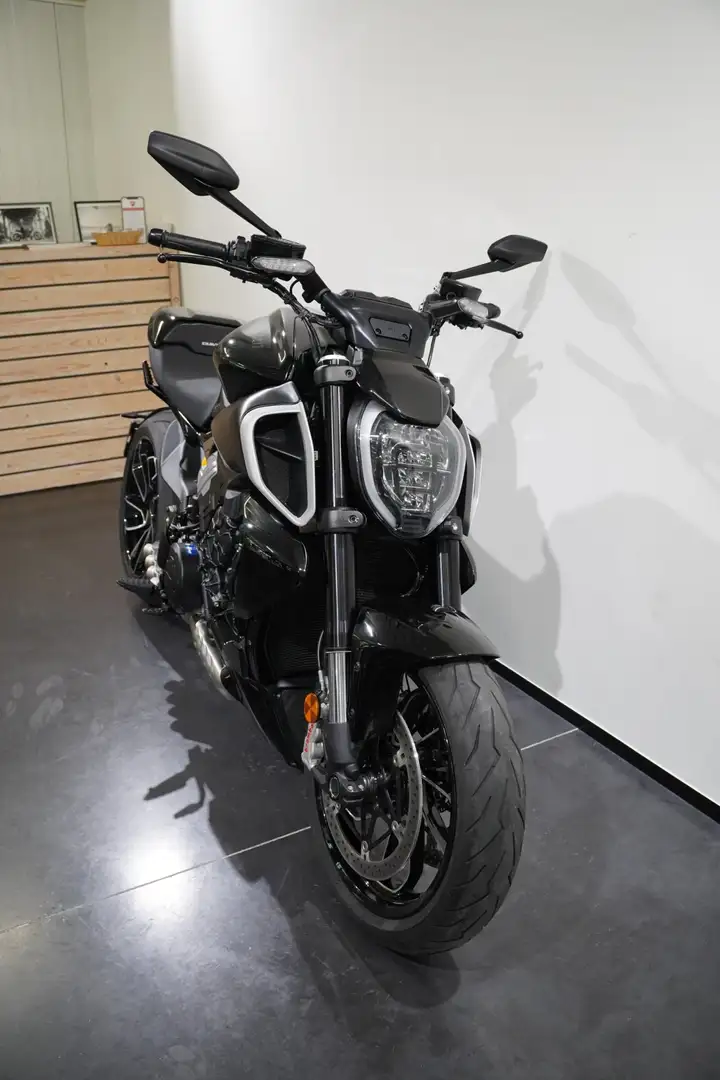 Ducati Diavel Gran turismo Zwart - 2