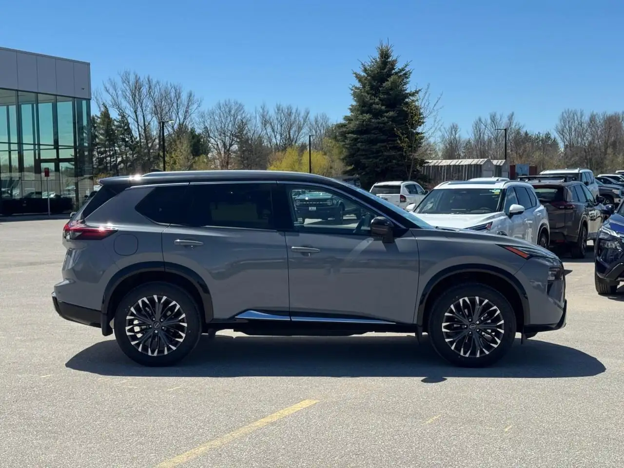 Nissan Rogue снимка Nissan Rogue