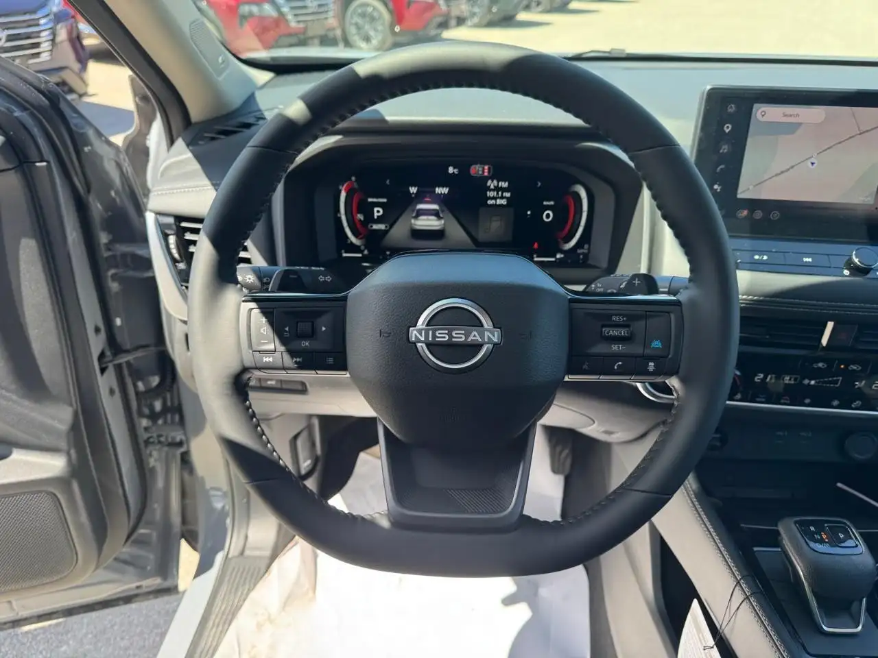 Nissan Rogue снимка Nissan Rogue