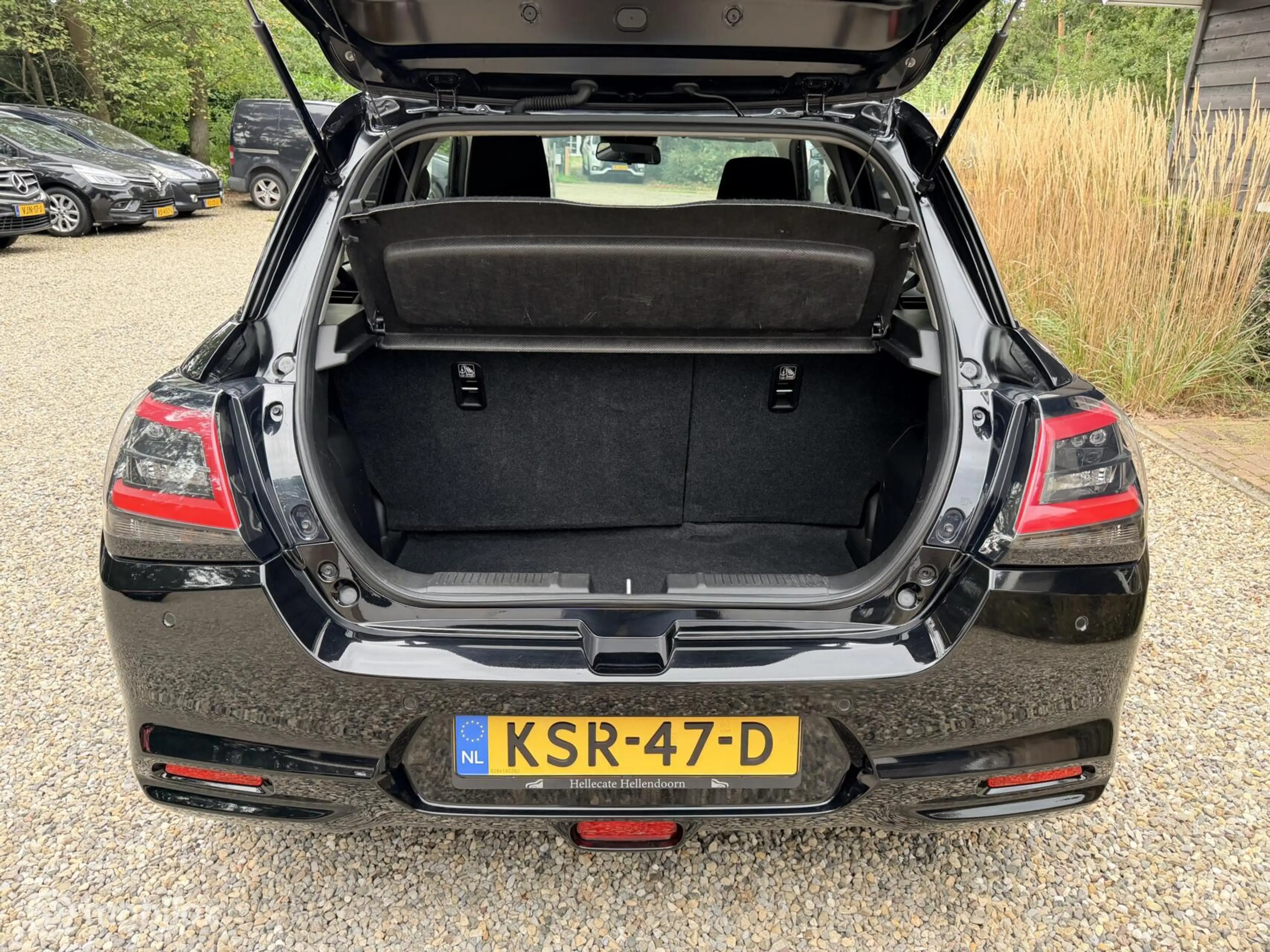 Suzuki Swift 1.2 Select Smart Hybrid — photo 7