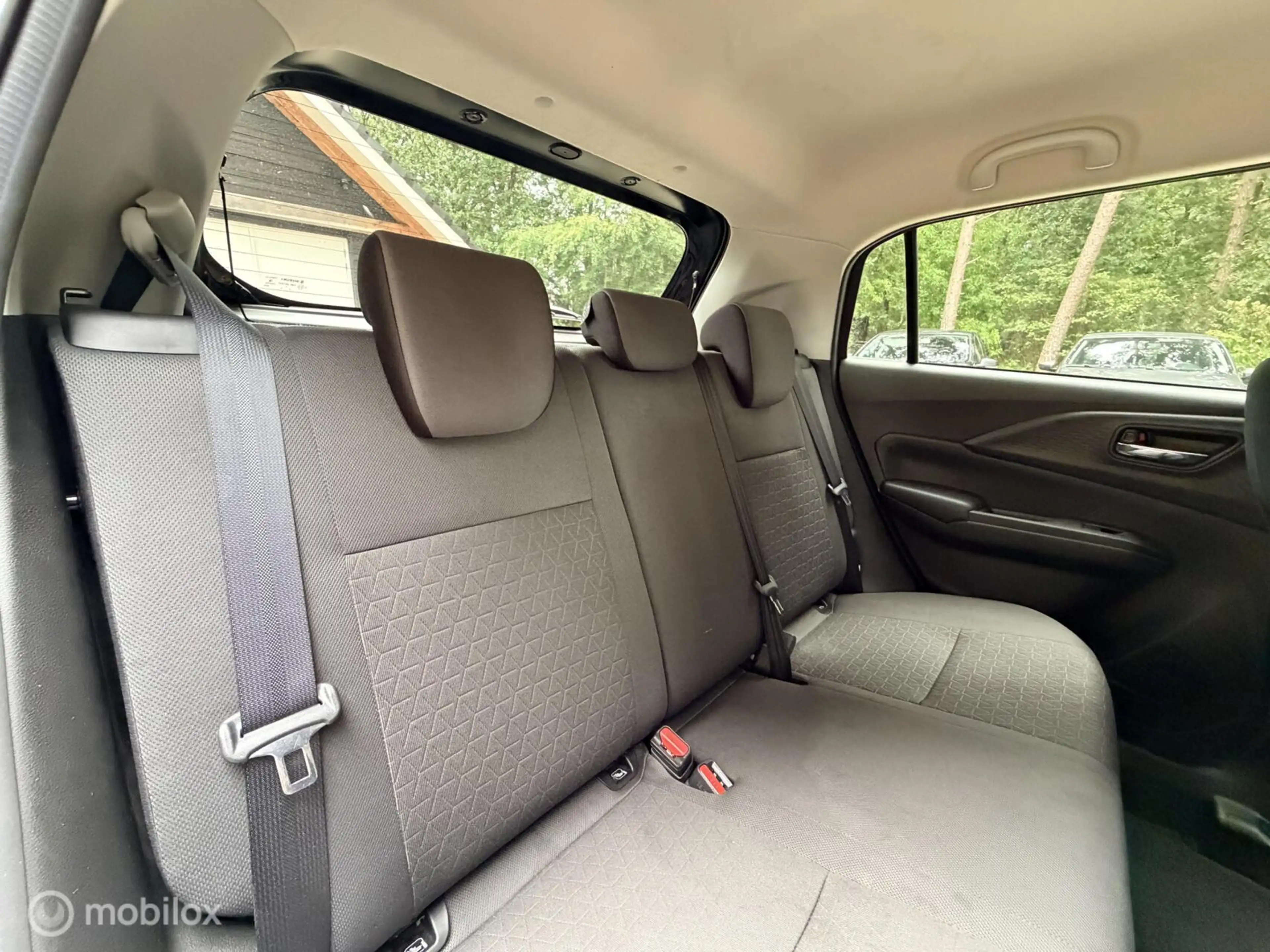Suzuki Swift 1.2 Select Smart Hybrid — photo 11