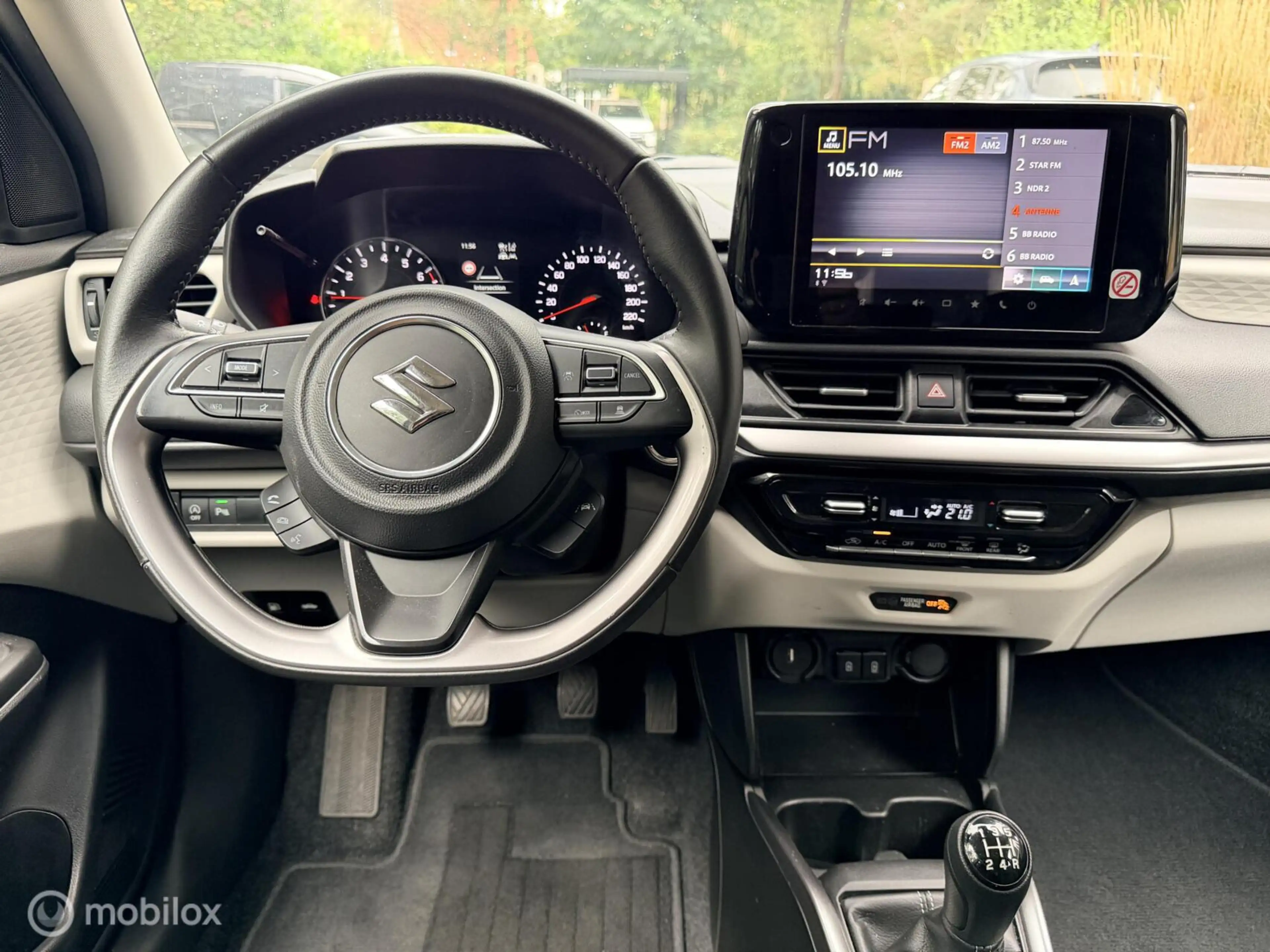 Suzuki Swift 1.2 Select Smart Hybrid — photo 13