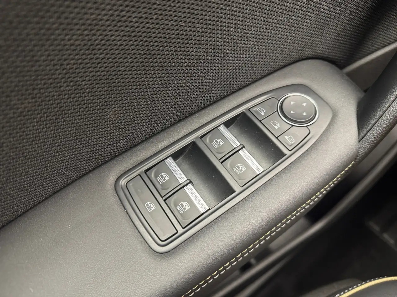 Renault Symbioz Full Hybrid E-Tech 145 CV Iconic, миниатюра 16