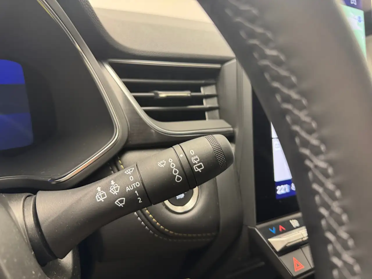 Renault Symbioz Full Hybrid E-Tech 145 CV Iconic, миниатюра 13