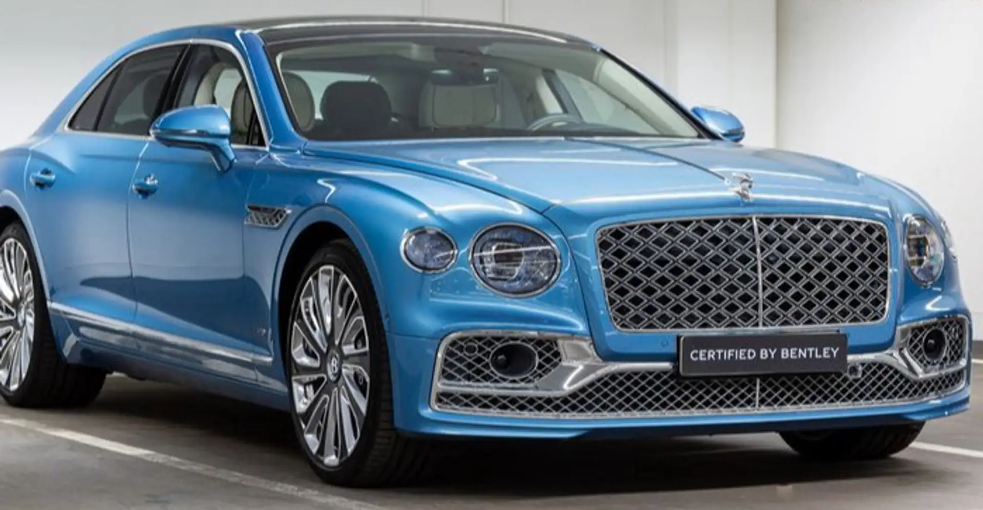 Bentley Flying Spur V8 Mulliner Azul - 2