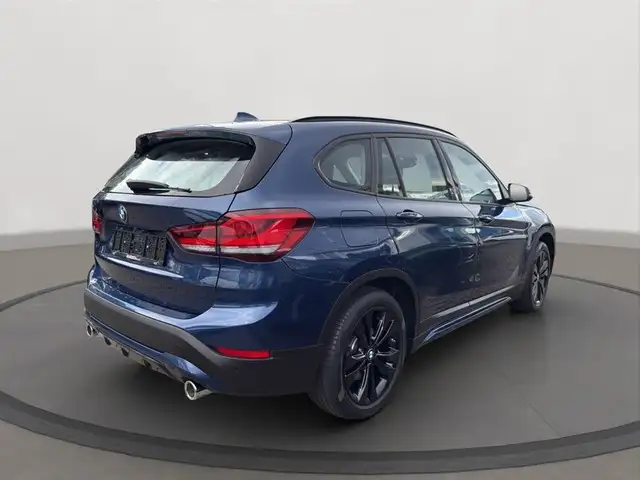 BMW X1 view 5