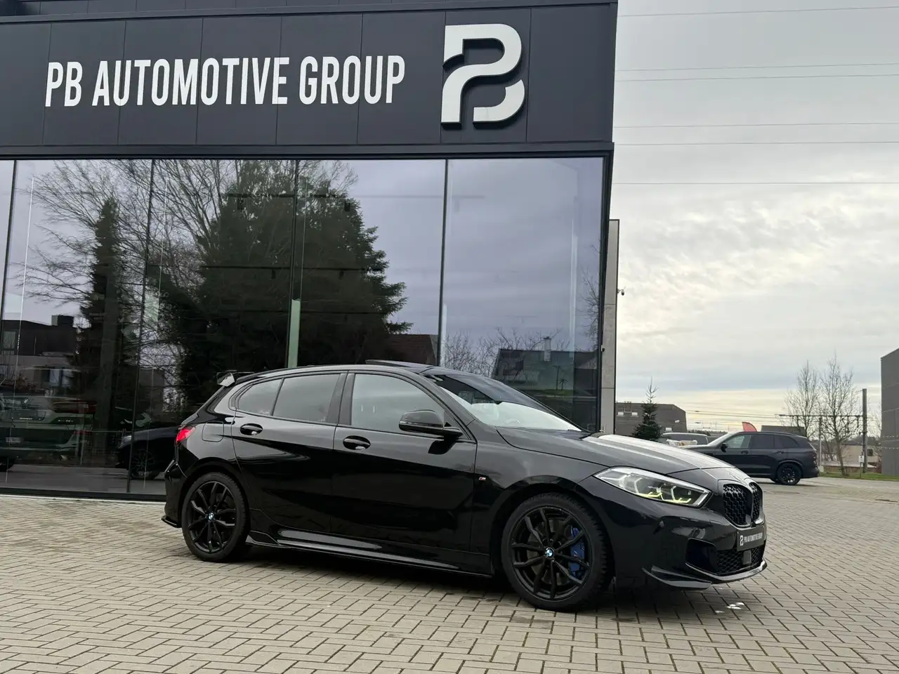 BMW 135 Xdrive-Pano-Head Up-Elekzetels-Cam-H&K-Acc 9