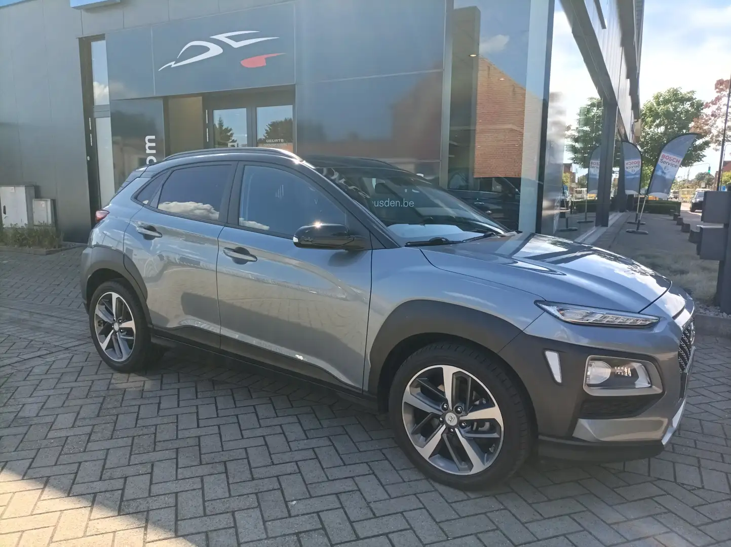 Hyundai KONA Kona 1.6 T-GDI DCT Unique+ Gris - 2