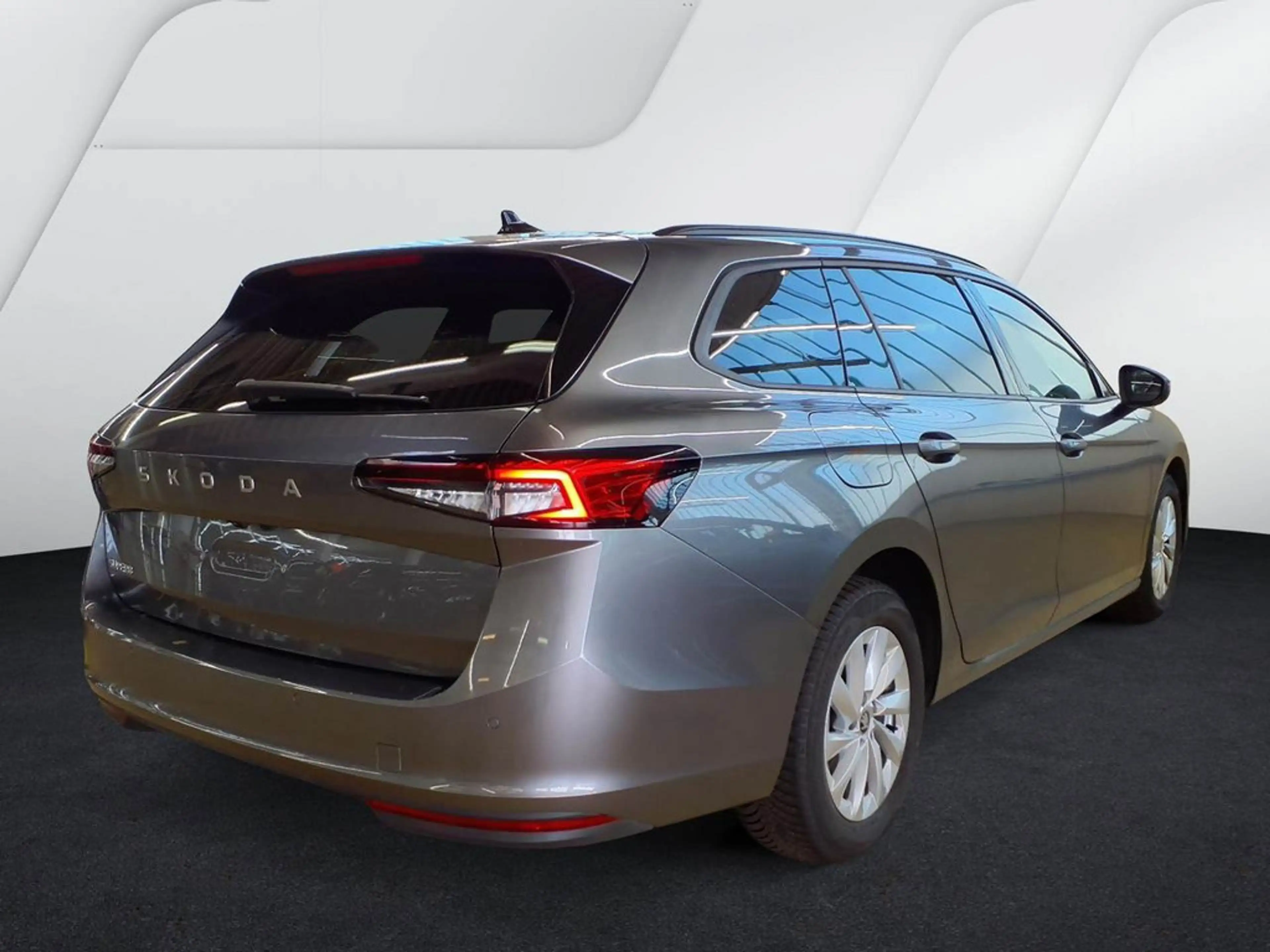 Skoda Superb 2.0 TDI Essence SHZ ACC LED NAVI AHK — photo 3