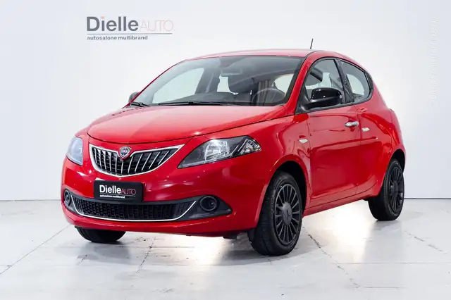 Lancia Ypsilon Ypsilon 1.0 firefly hybrid Silver s&s 70cv