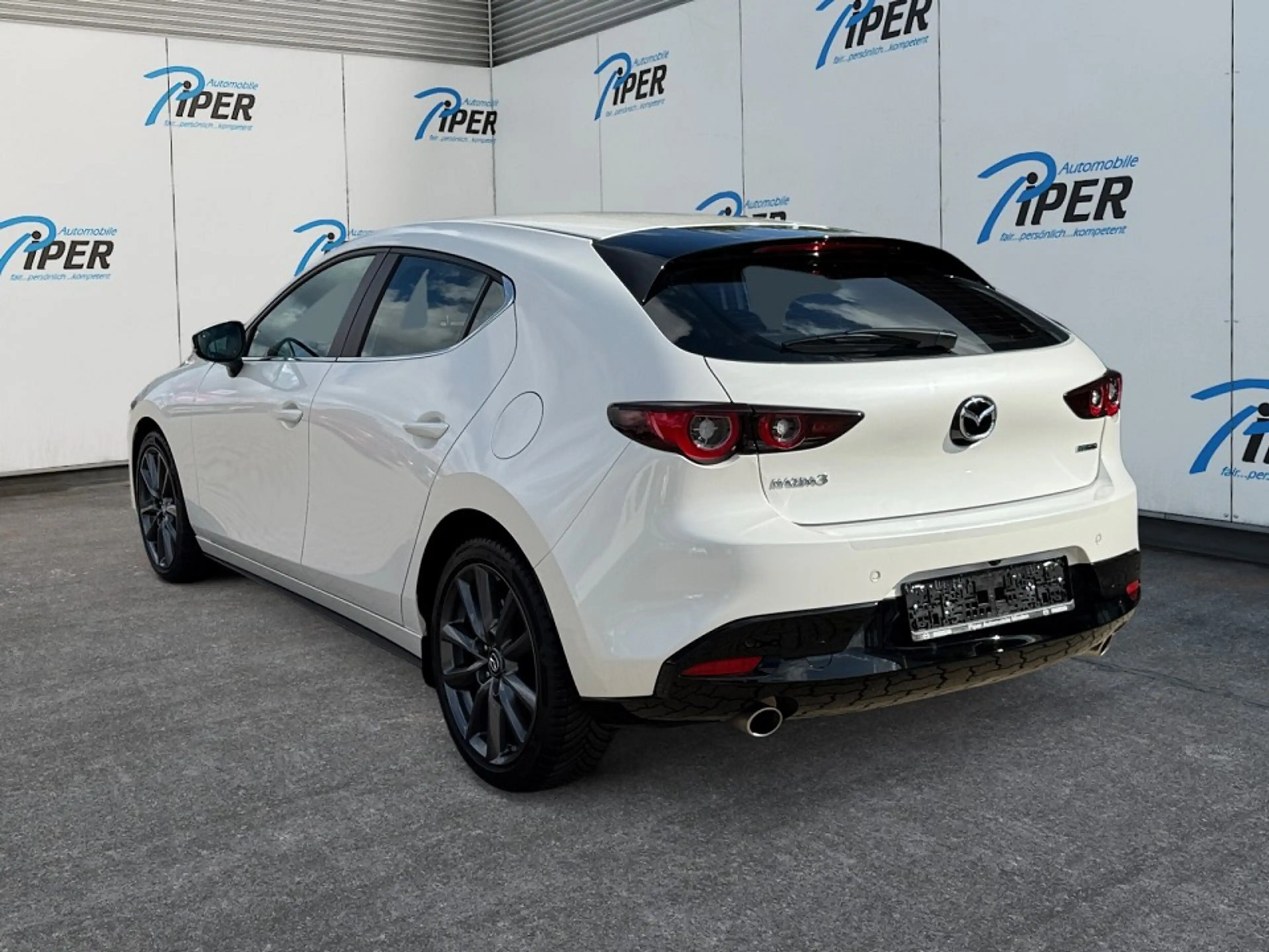Mazda 3 2.5L e-SKYACTIV G 140ps Centre-Line DASO Paket — photo 3