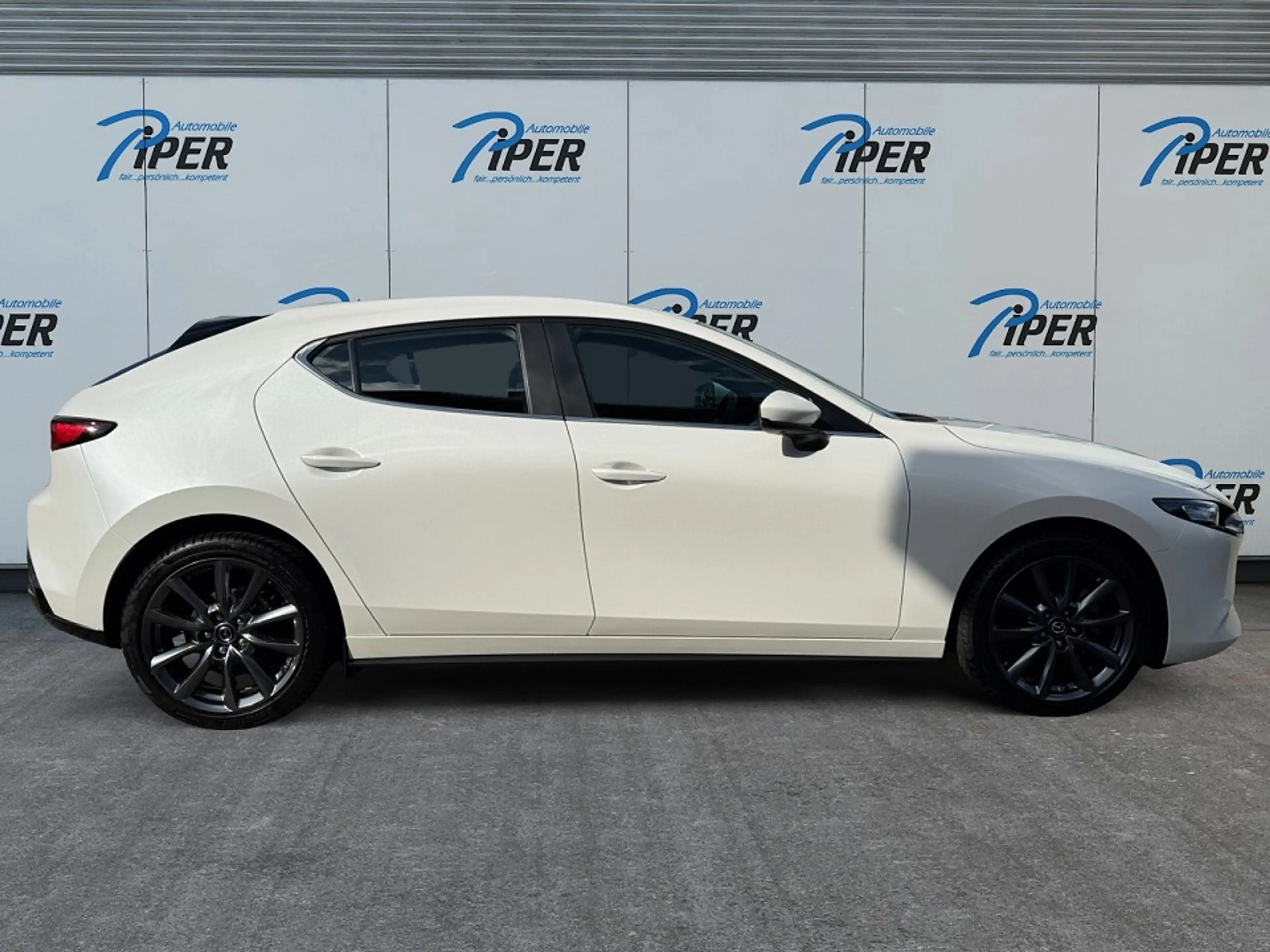 Mazda 3 2.5L e-SKYACTIV G 140ps Centre-Line DASO Paket — photo 6