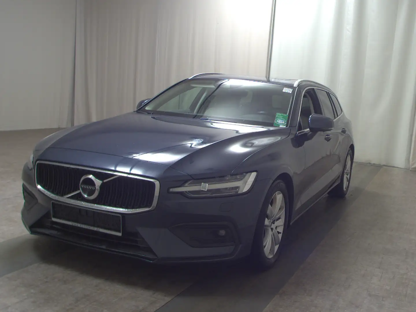 Volvo V60 B4 Momentum Leder Navi LED Pano AHK StandHzg Blau - 2
