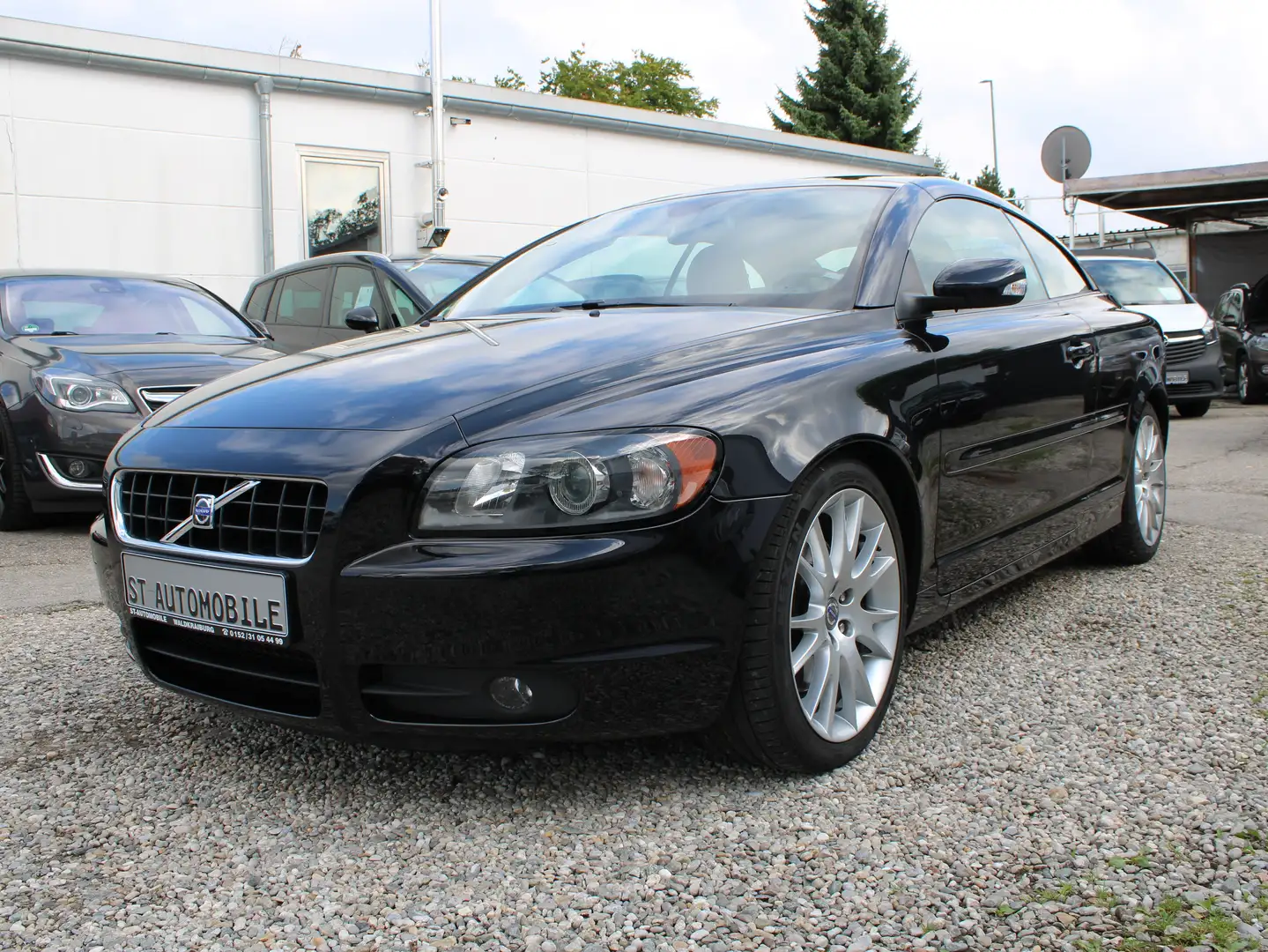 Volvo C70 T5 Momentum Schwarz - 2