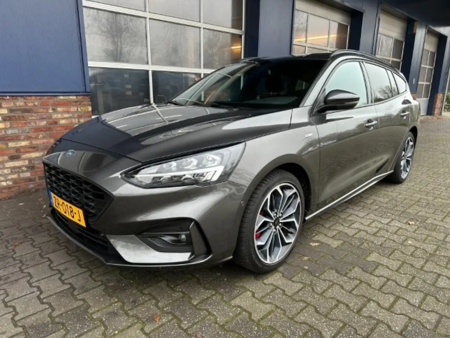 Ford Focus 1.0 ECOB. ST L. BNS CAMERA. TREKHAAK. Grijs - 1