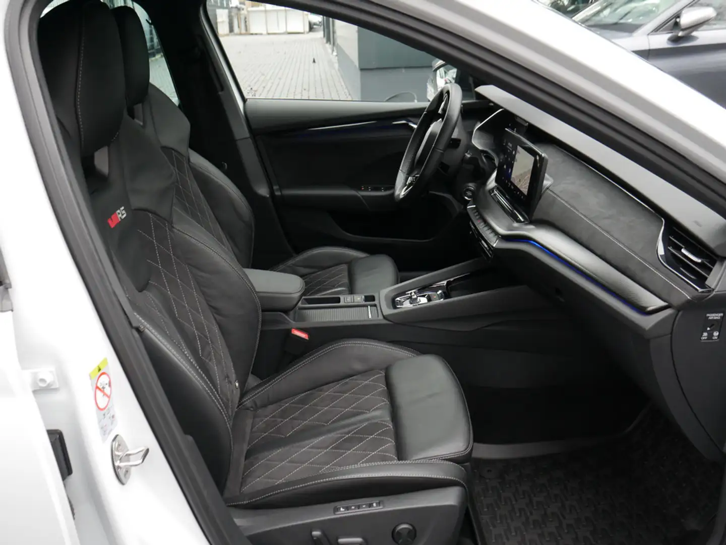 Skoda Octavia Combi 2.0 TSI RS Plus AHK ACC HUD LED Weiß - 2