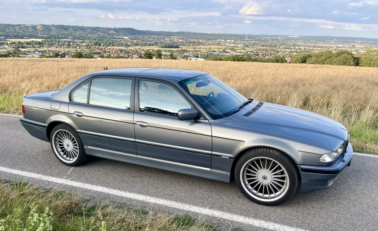 BMW 740
