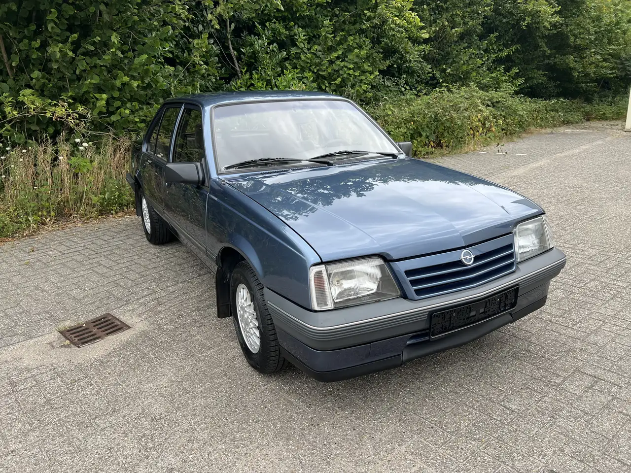 Opel Ascona C 1.6i Jubilee 1e Eigenaar, foto 3