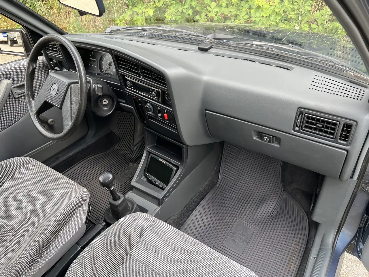 Opel Ascona C 1.6i Jubilee 1e Eigenaar, foto 6