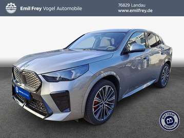 xDrive30 225 kW, 5-türig (Strom)