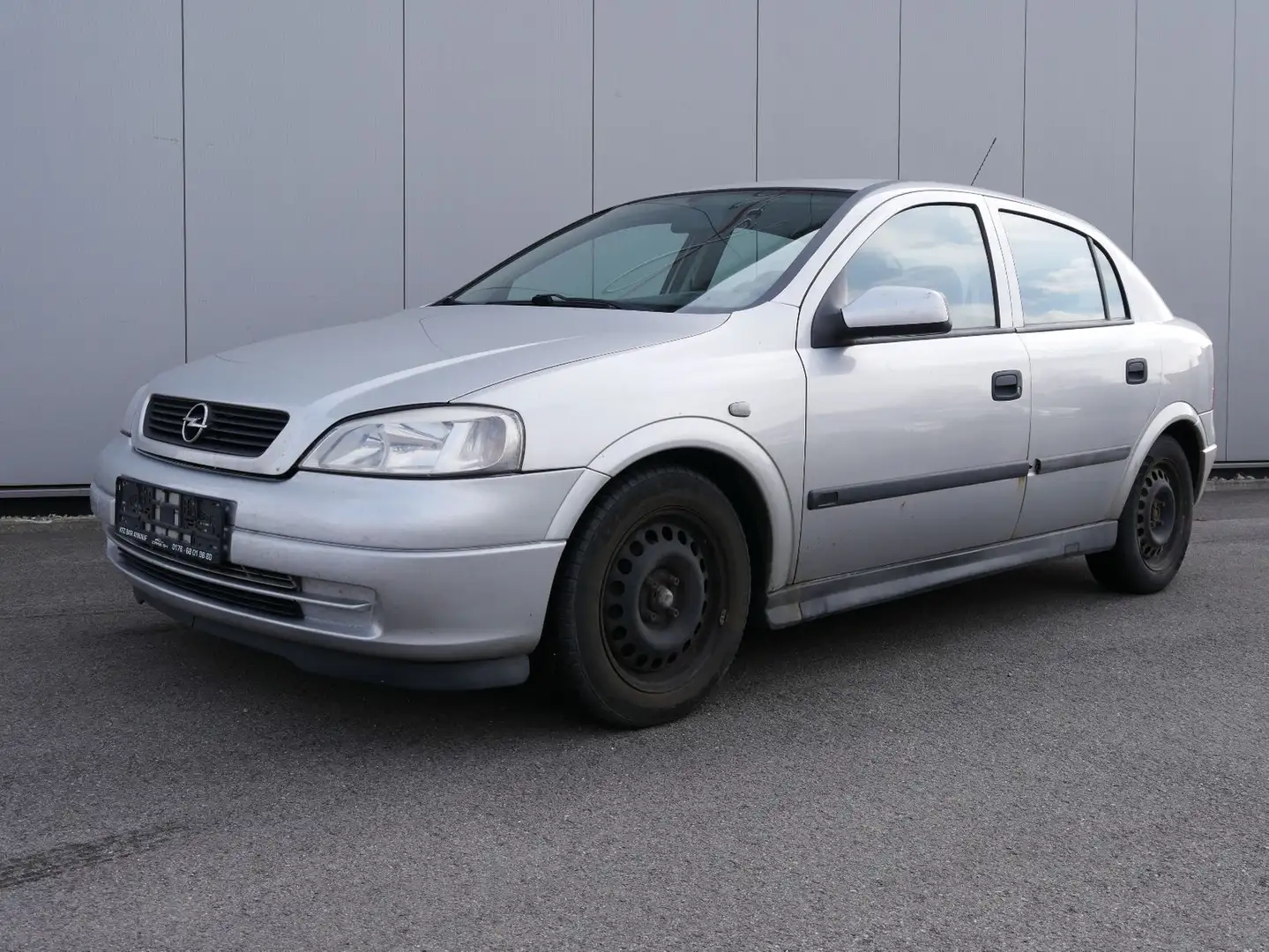 Opel Astra 1.6 16V Silber - 1