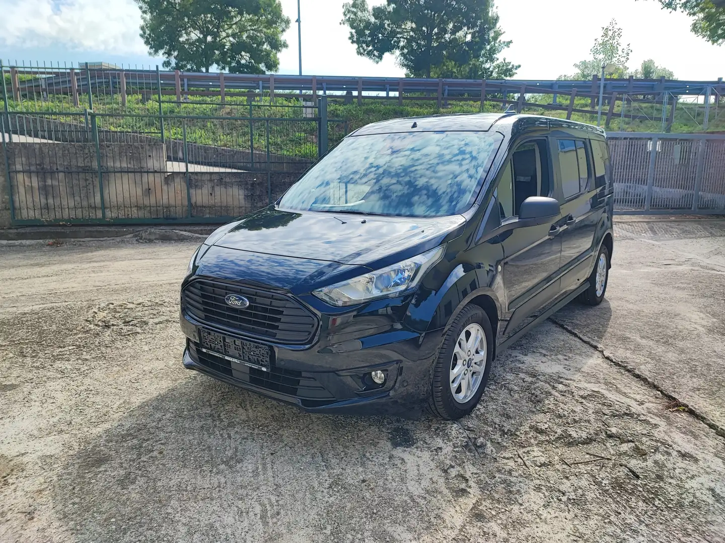 Ford Grand Tourneo 7 Posti Gancio Traino Euro 6 Nero - 2