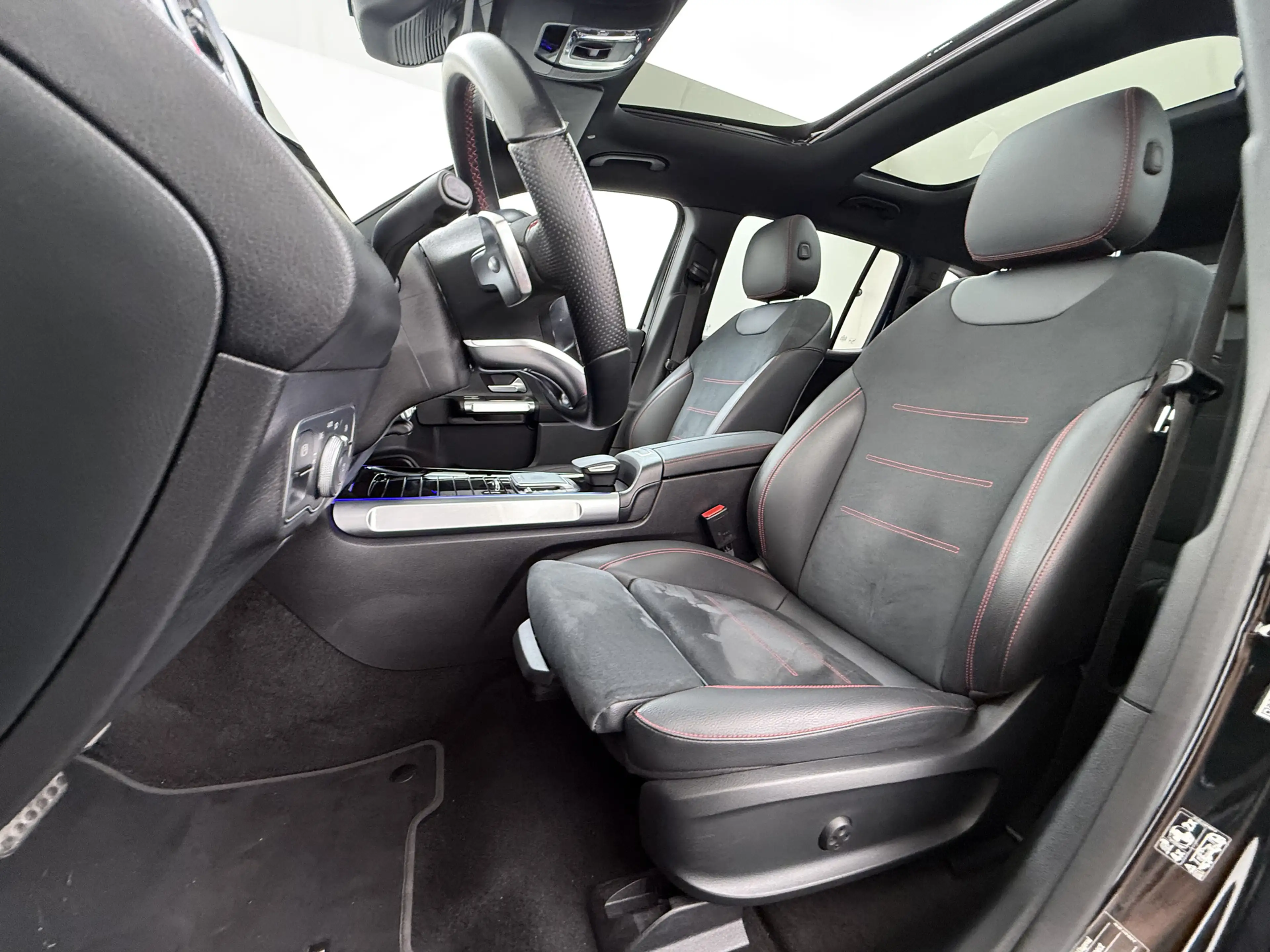 Mercedes-Benz EQB 250 AMG Night Line 7-Persoons Premium plus SOH 95% Pan — photo 10