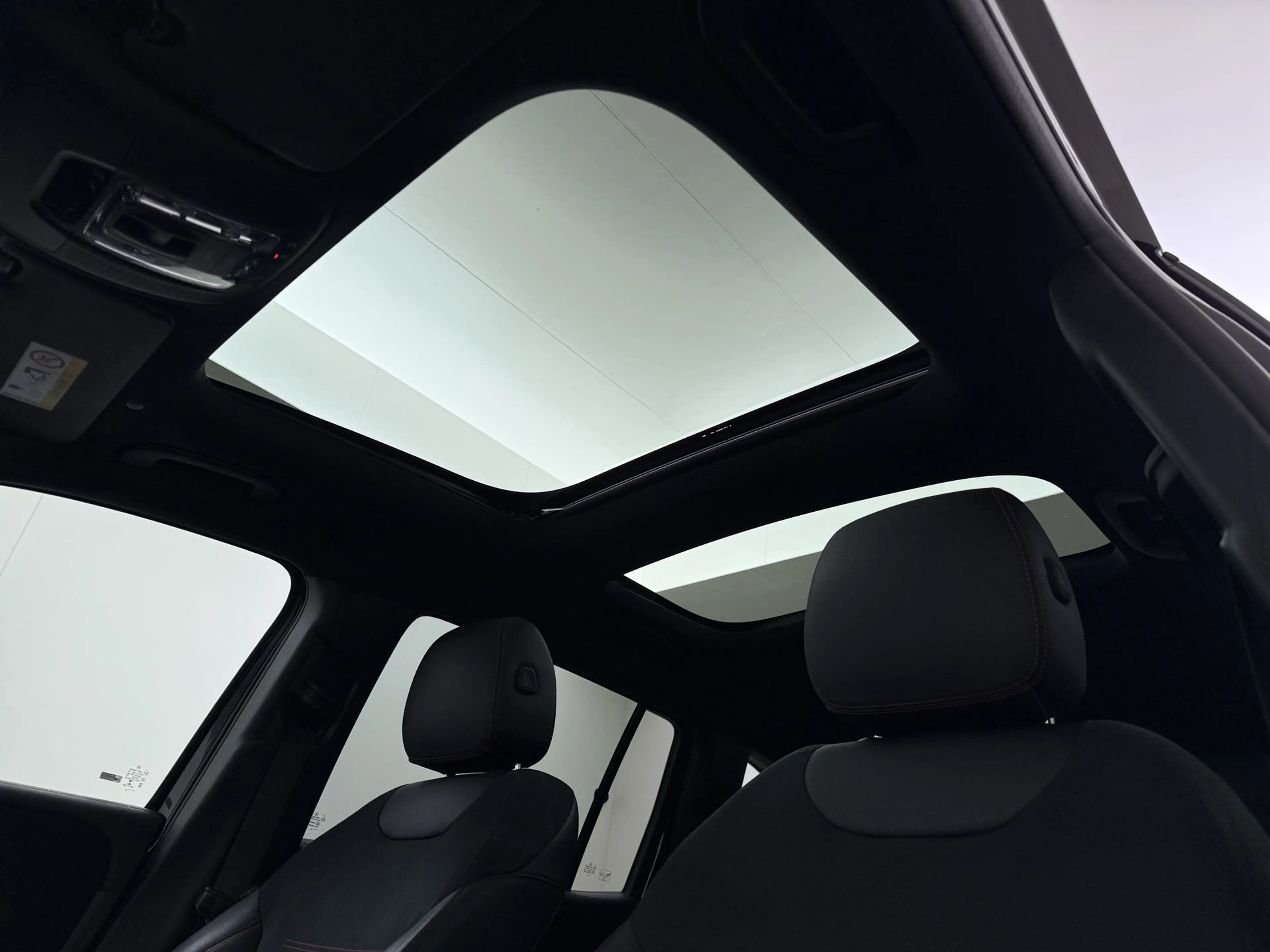 Mercedes-Benz EQB 250 AMG Night Line 7-Persoons Premium plus SOH 95% Pan — photo 8