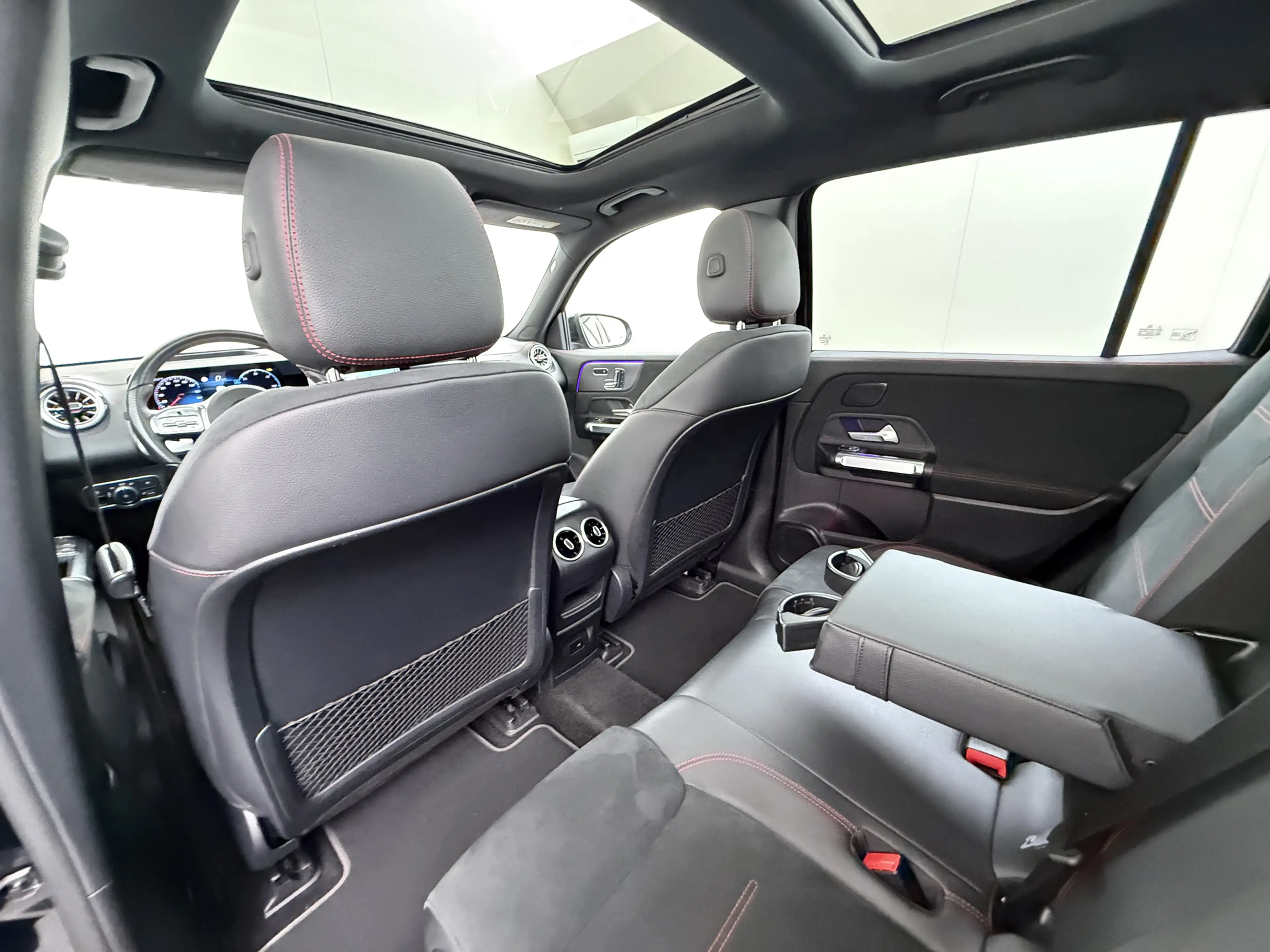 Mercedes-Benz EQB 250 AMG Night Line 7-Persoons Premium plus SOH 95% Pan — photo 11