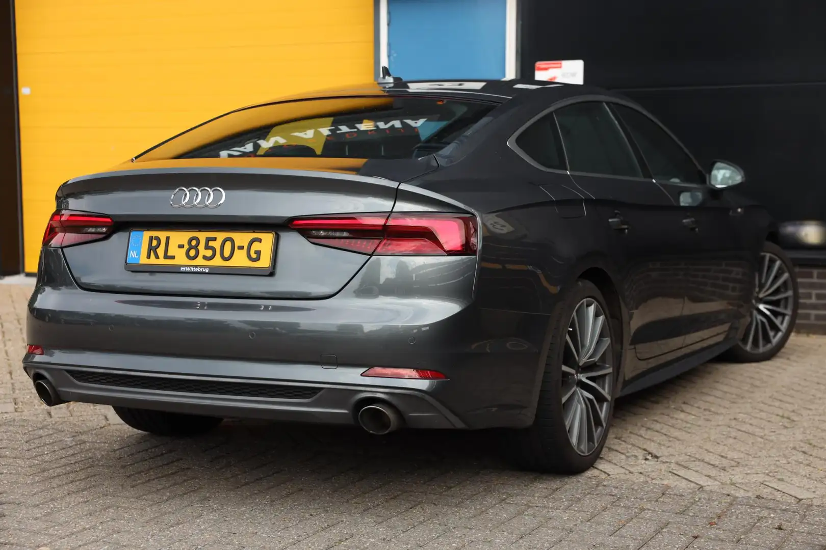 Audi A5 Sportback 2.0 TFSI S-line / AUT / NAP / Virtual Co Grijs - 2