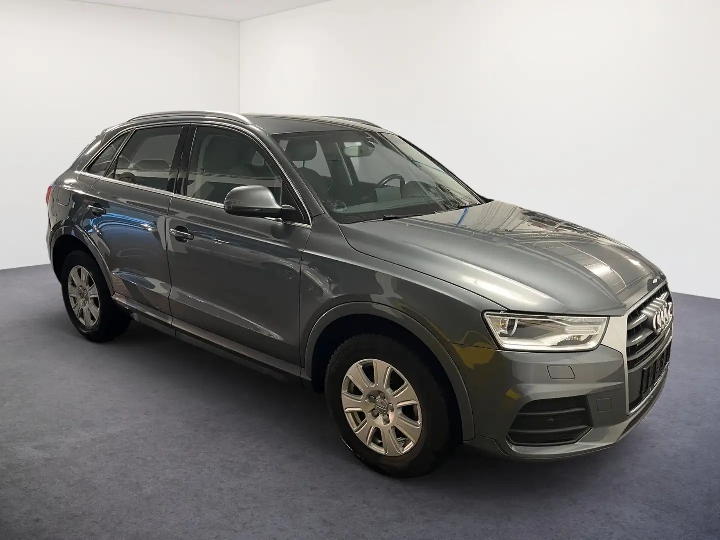 Audi Q3 2.0 TDI Sport quattro AT /NAV/PDC V+H/SHZ Grau - 2