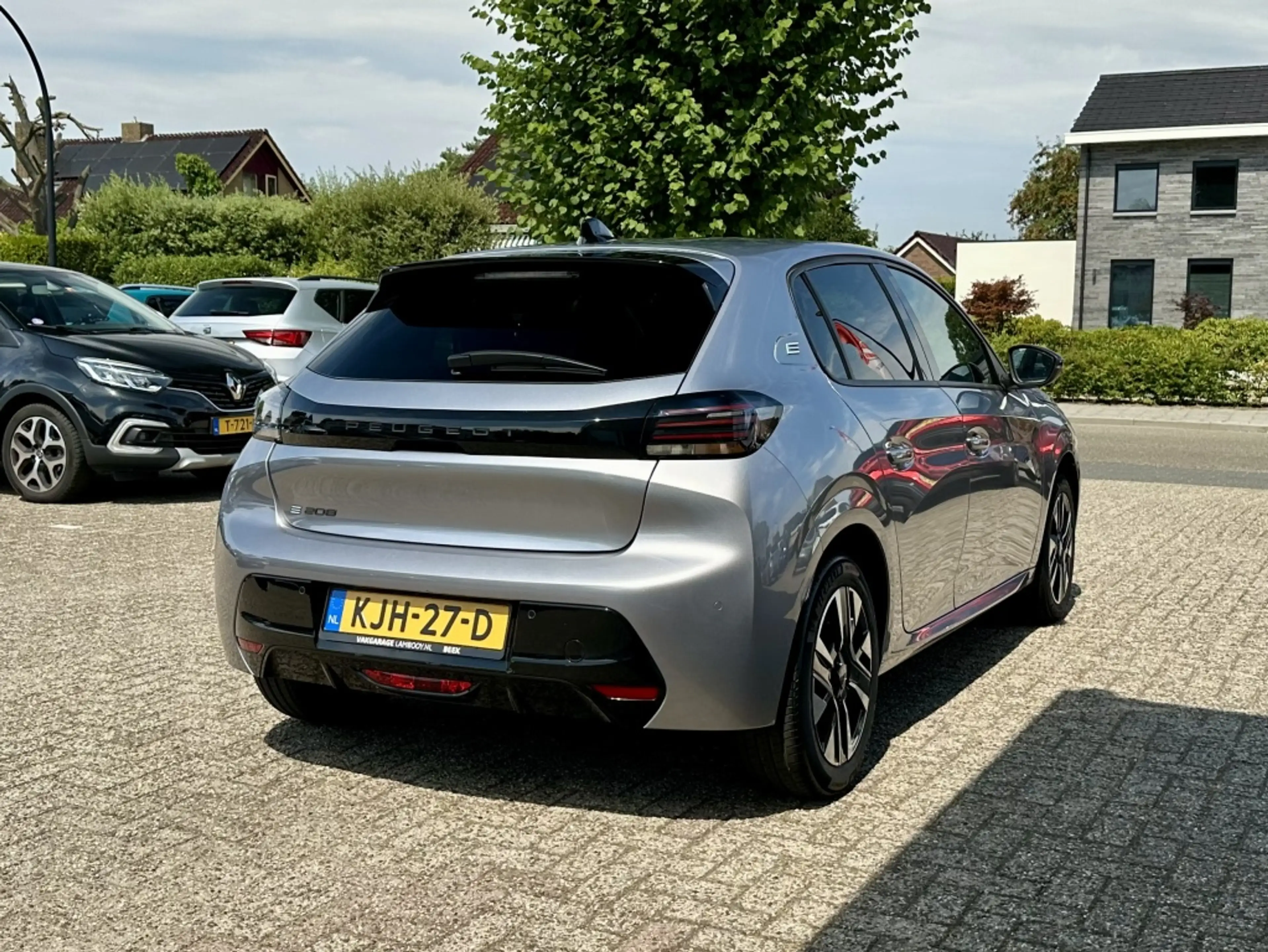 Peugeot e-208 Allure 51 kWh Carplay Bluetooth — photo 2