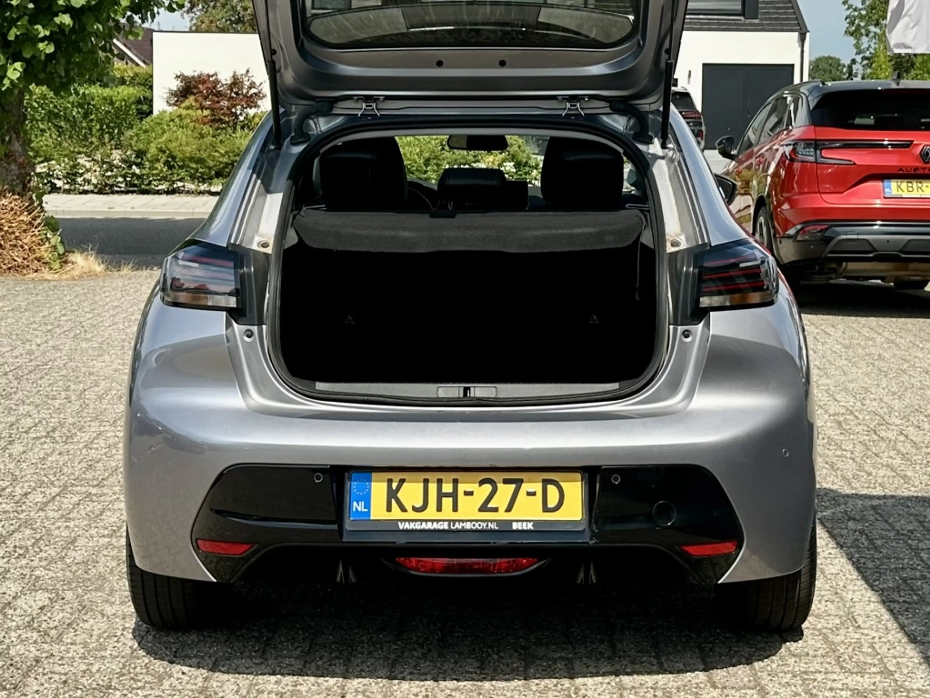 Peugeot e-208 Allure 51 kWh Carplay Bluetooth — photo 14