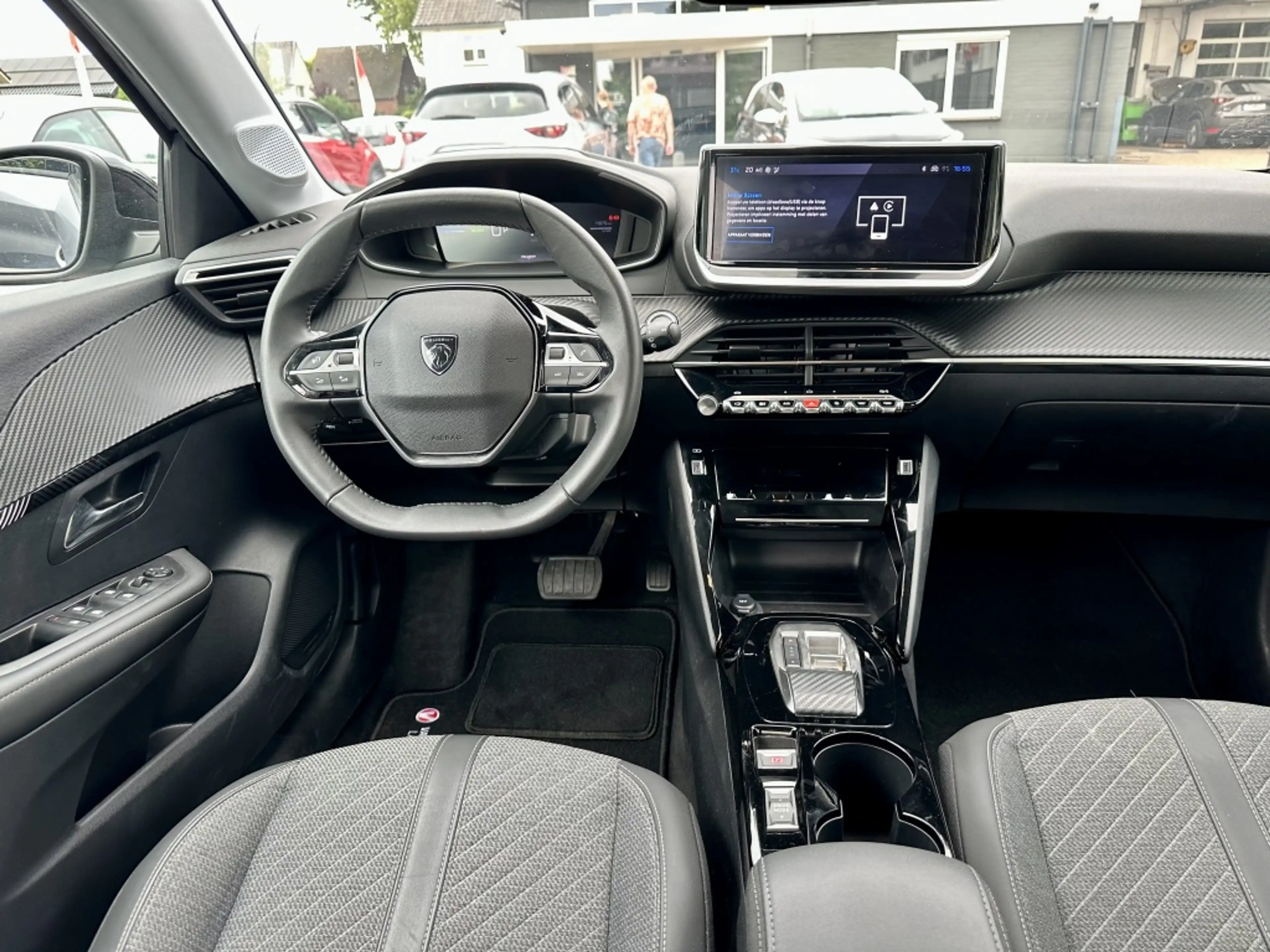 Peugeot e-208 Allure 51 kWh Carplay Bluetooth — photo 3