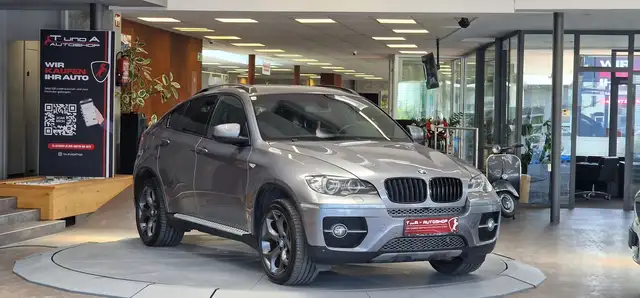 BMW X6 view 3