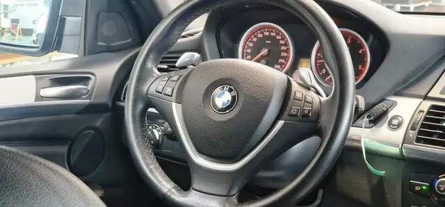 BMW X6 view 14