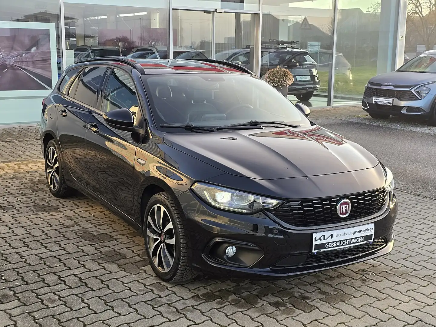 Fiat Tipo T-Jet 120 S-Design Schwarz - 2