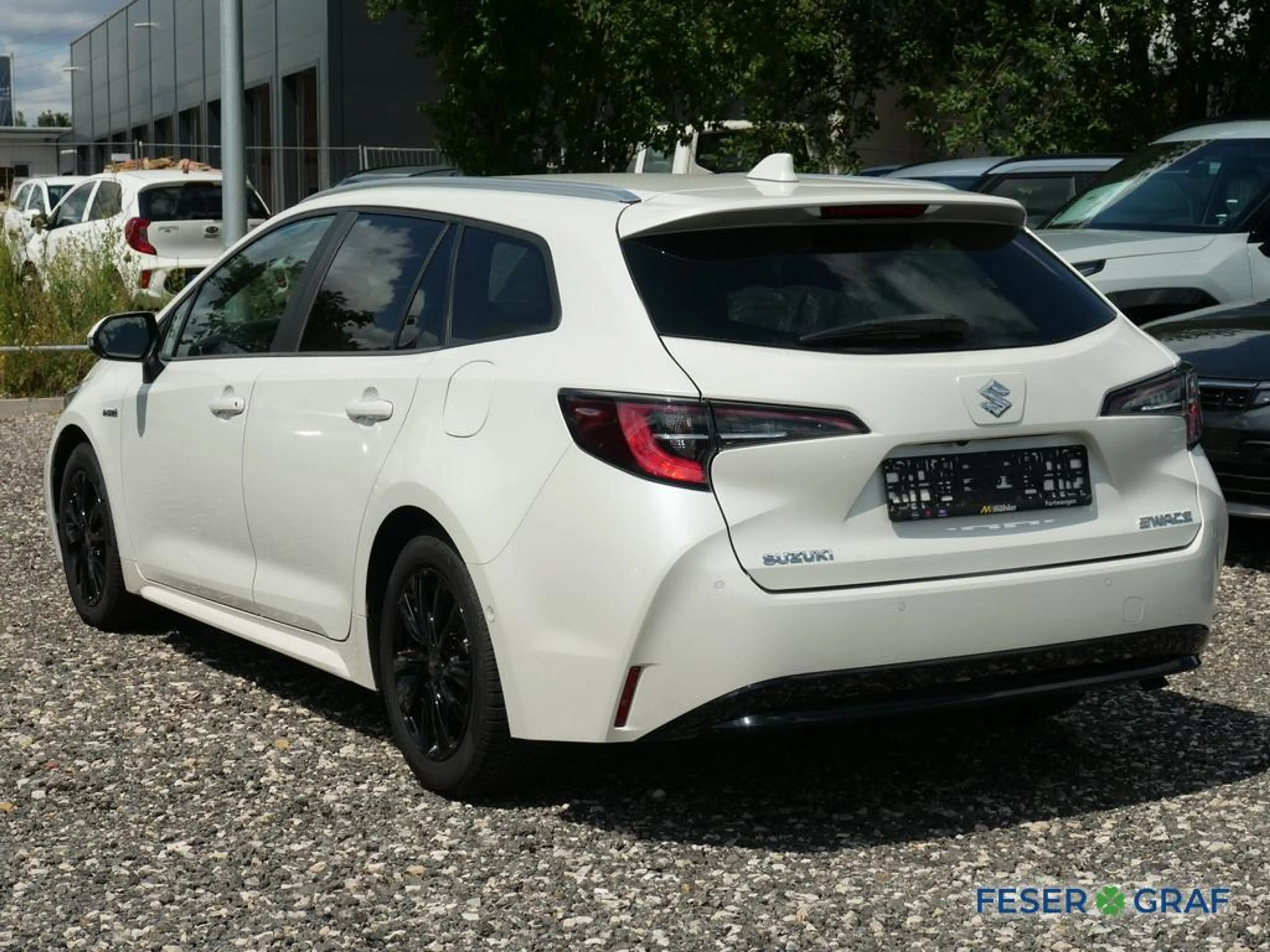 Suzuki Swace Hybrid 1.8 Kombi 8-fach-bereift — photo 2