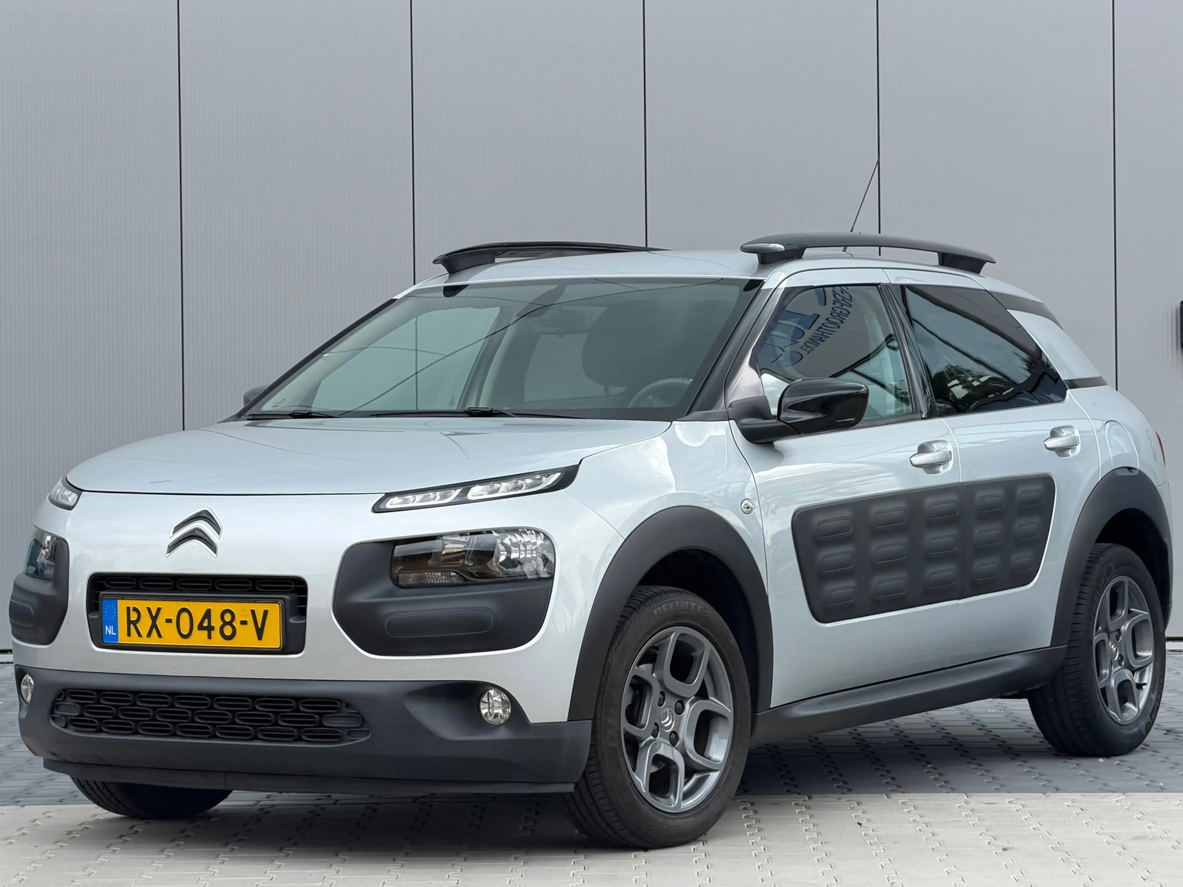 Citroen C4 Cactus 1.2 PureTech Shine - Gris Aluminium - Camera/Clima — photo 2