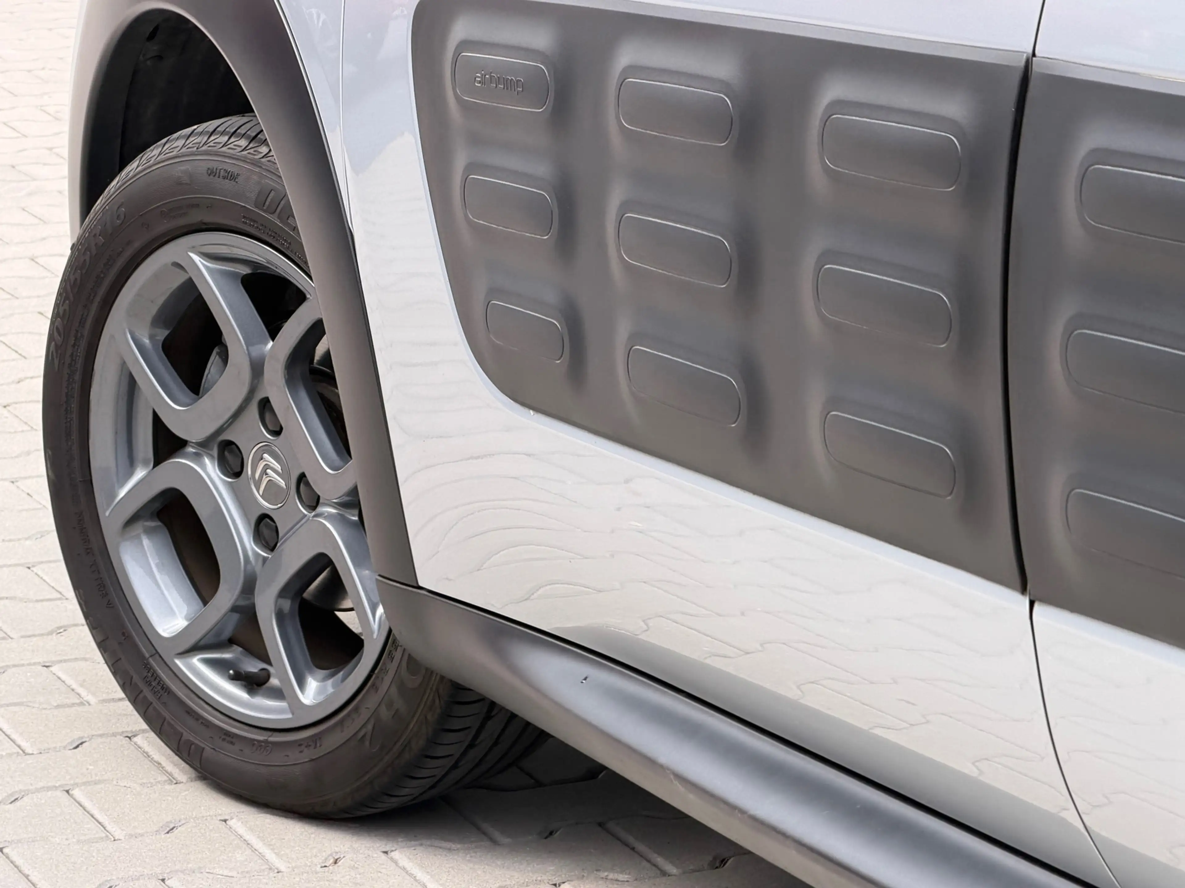 Citroen C4 Cactus 1.2 PureTech Shine - Gris Aluminium - Camera/Clima — photo 17