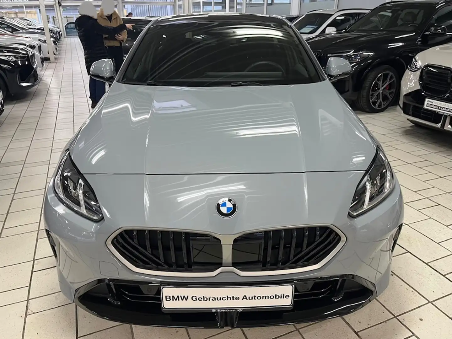 BMW 120 i M-Sport Sommer19'' AHK H/K ParkAss Ad-M-Fw. DA+ Gris - 2