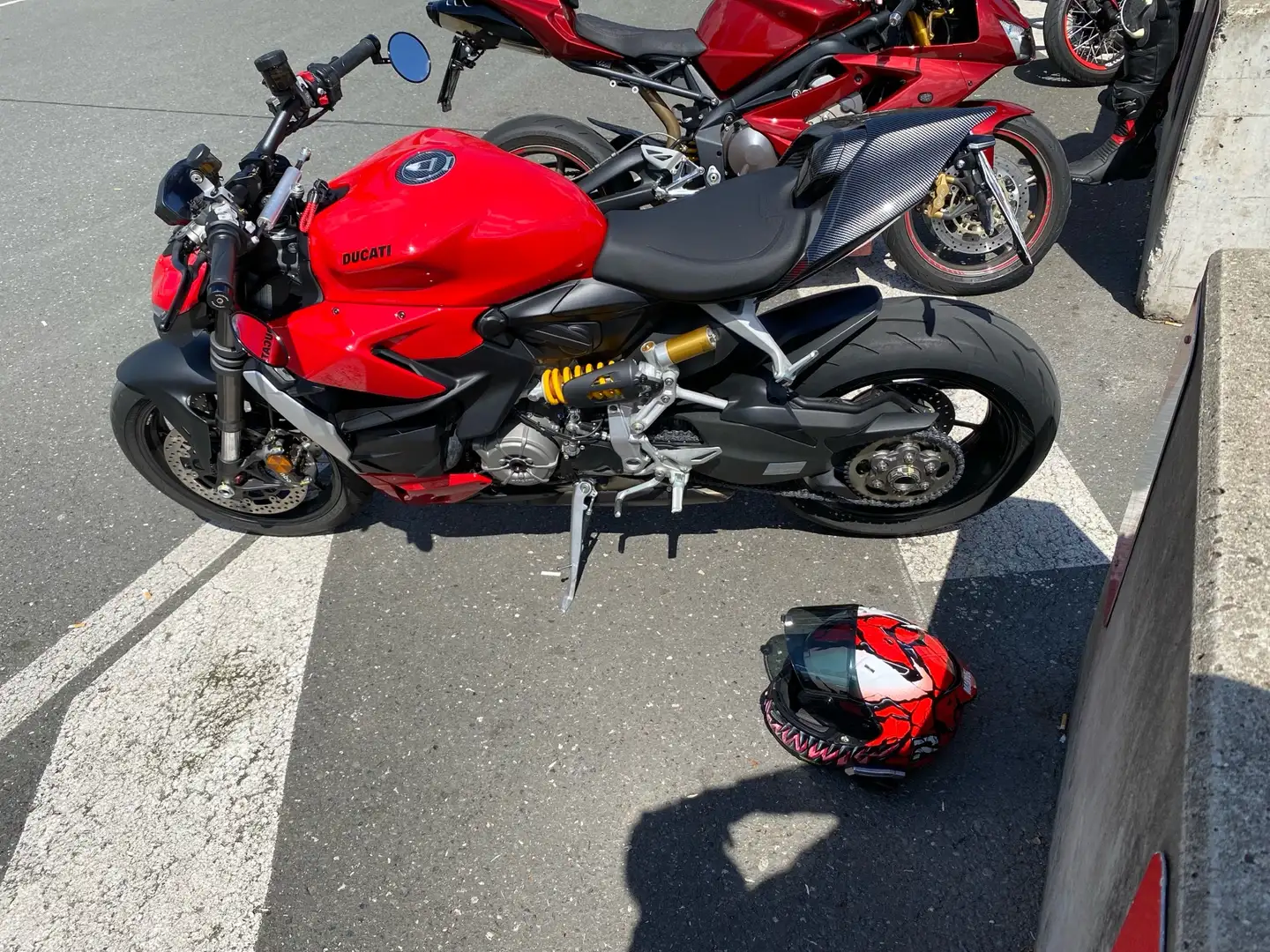Ducati Streetfighter V2 Rot - 1