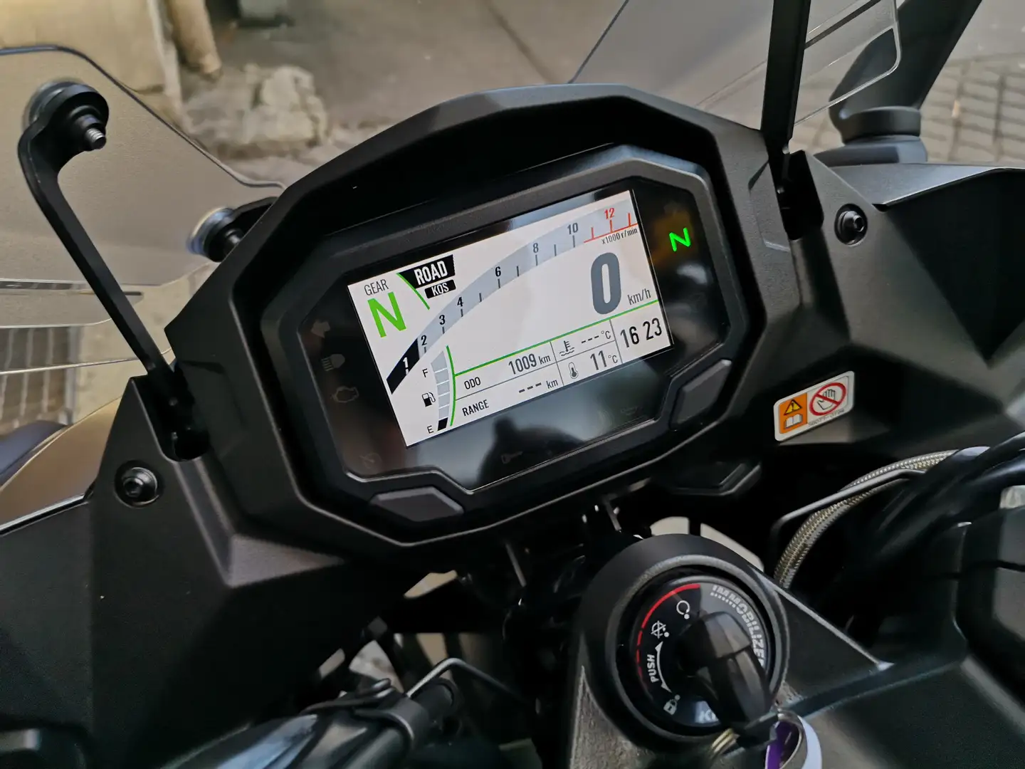 Kawasaki Ninja 1100SX Schwarz - 2