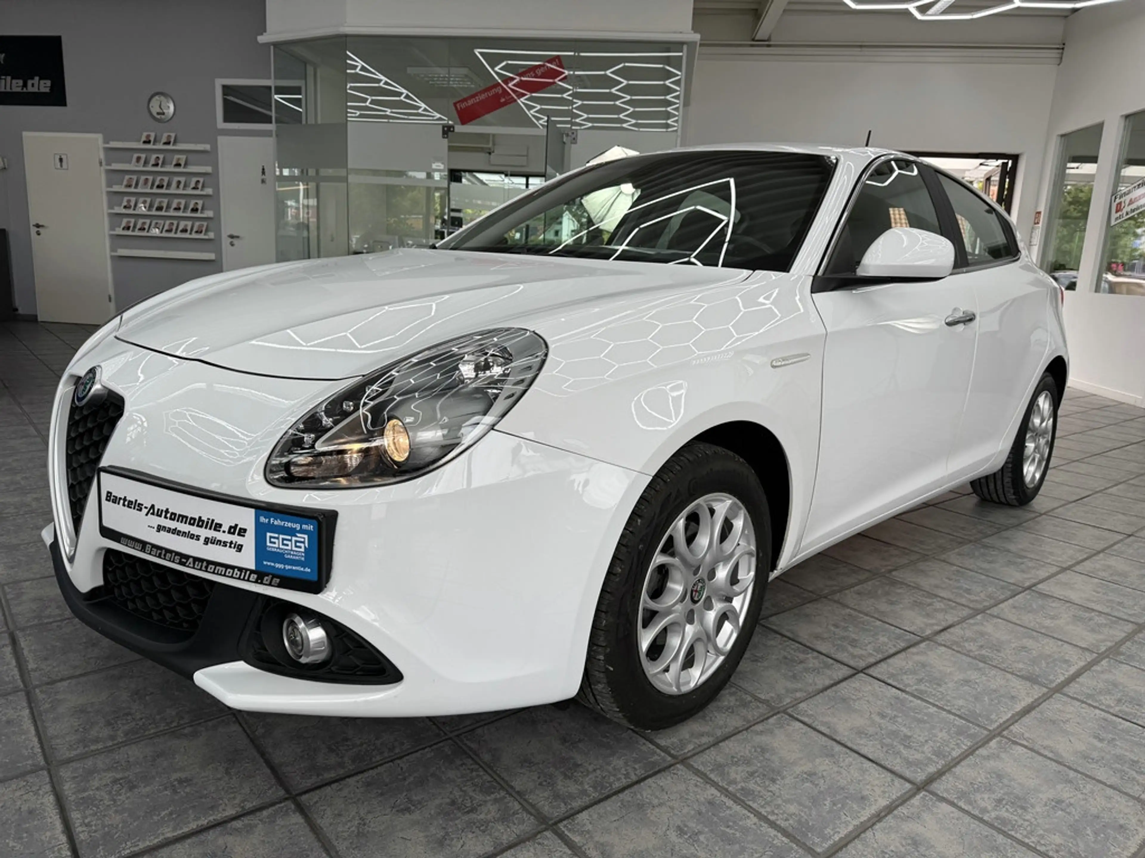 Alfa Romeo Giulietta 1.6 JTD Super, Klimaautom., Sitzheiz. — photo 9