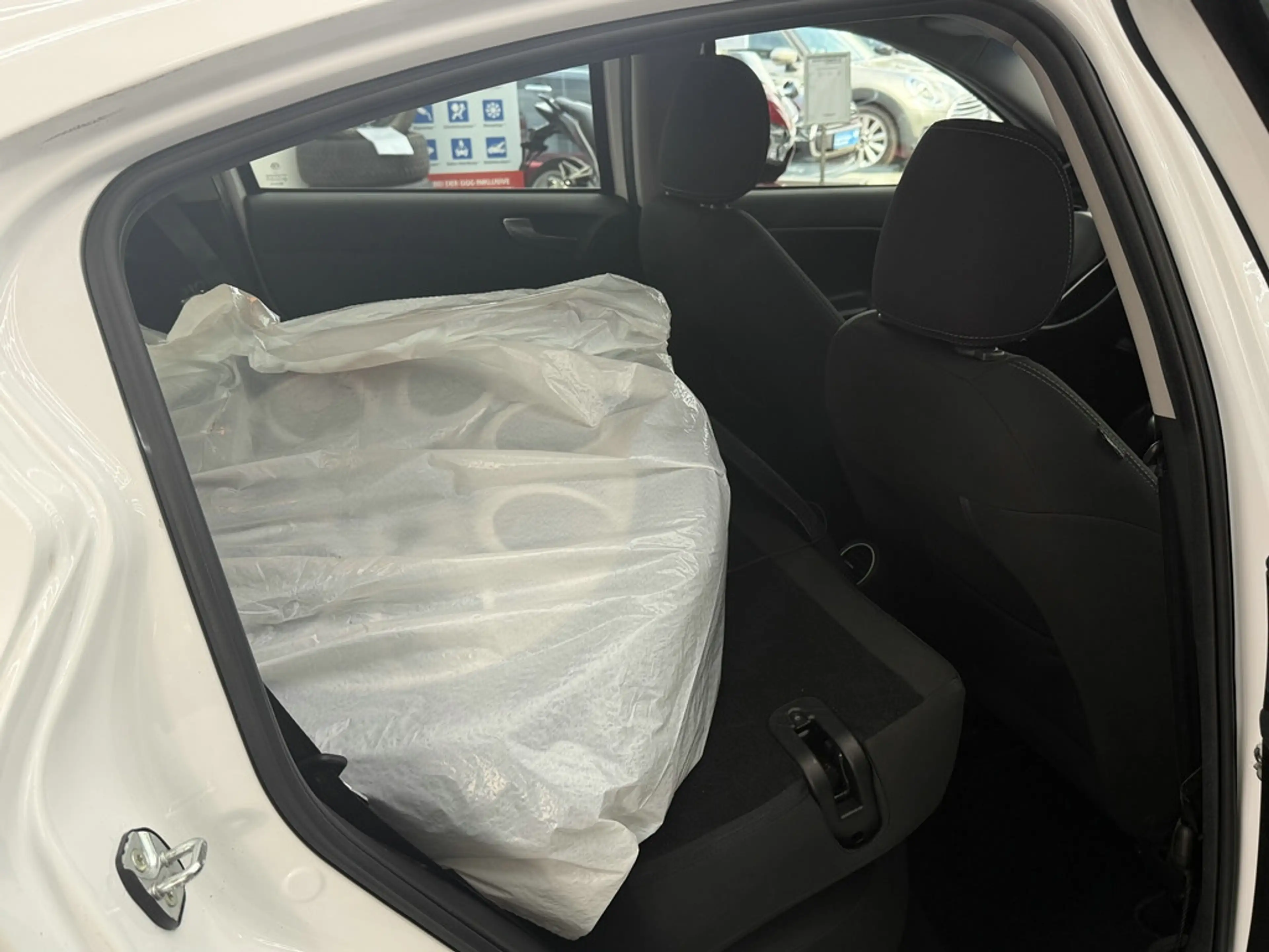 Alfa Romeo Giulietta 1.6 JTD Super, Klimaautom., Sitzheiz. — photo 13