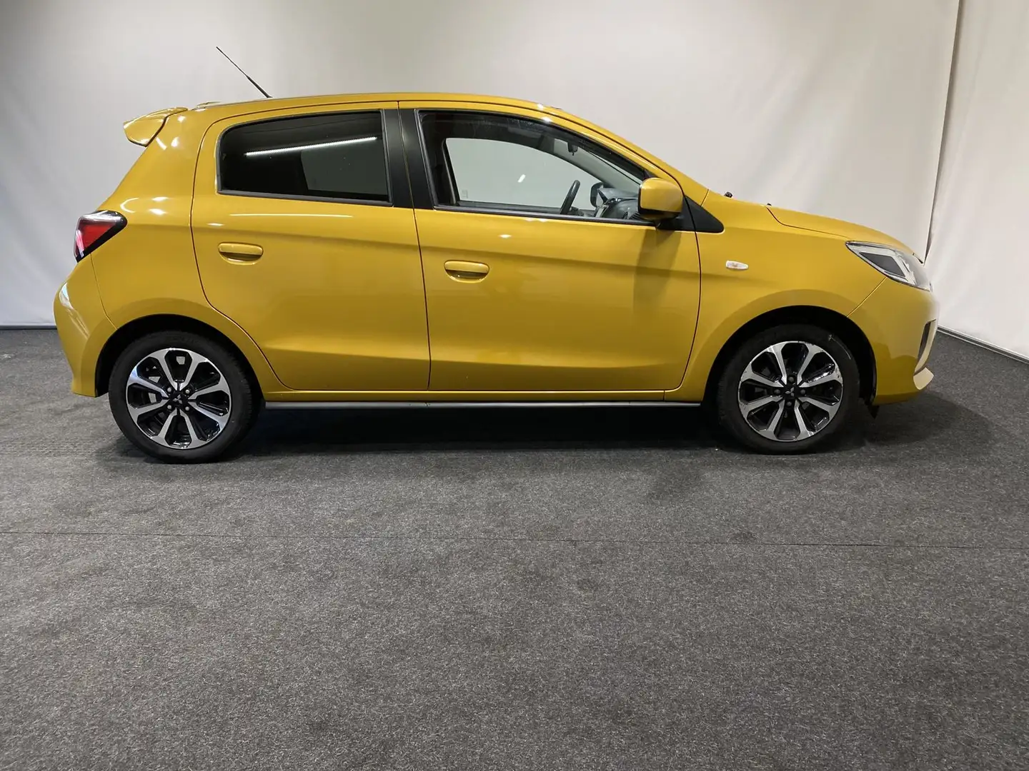 Mitsubishi Space Star Spirit+ Klima SHZ Kamera CarPlay - 2